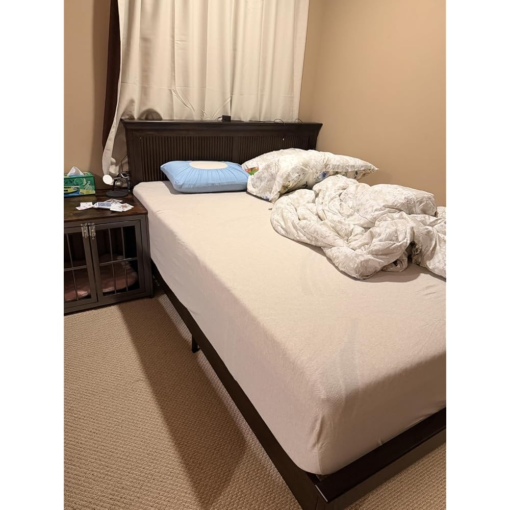 Wood Queen Bed, Solid Wood Bed With Tall Headboard, American Vintage Design, Queen Bed With Charging Station & RGB LED, Wood Slats Support, Noise-Free, Sturdy Structure, Easy Assembly, Walnut