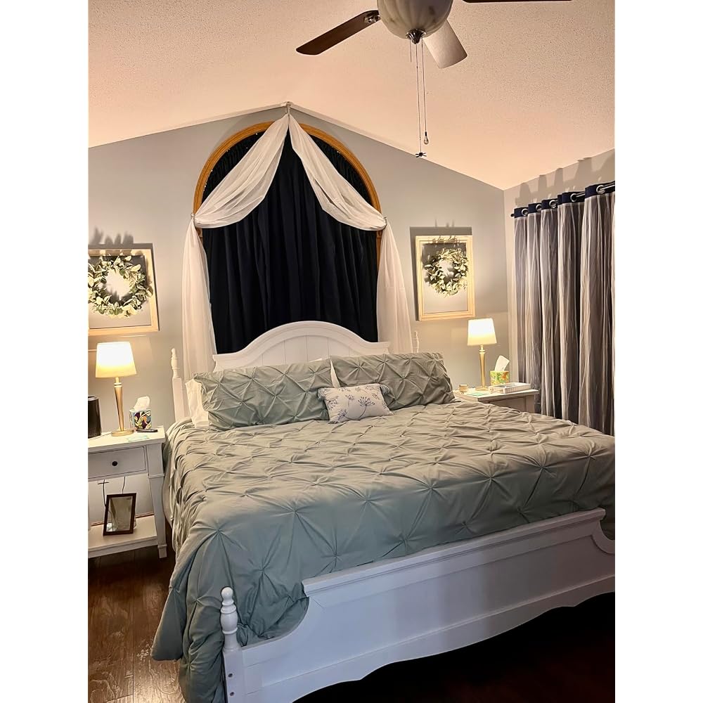 King Solid Wood Poster Bed with Arched Headboard, Brown